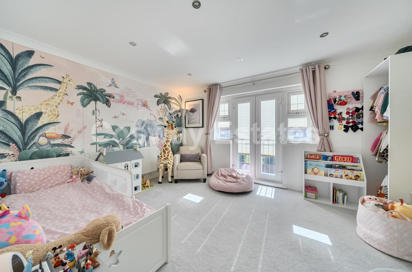 Bampton Drive, Mill Hill, NW7, London